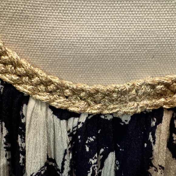 Nina Leonard women’s medium lined dress. Black/ white - Picture 7 of 11